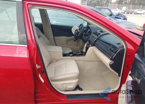 2014 Toyota Camry Xle z USA, uszkodzony, nr VIN 4T1BF1FK6EU744736